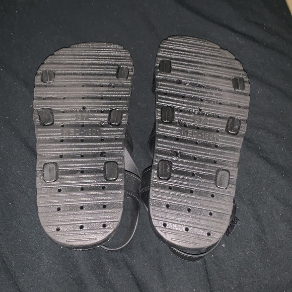 Sandals - Picture 2 of 4